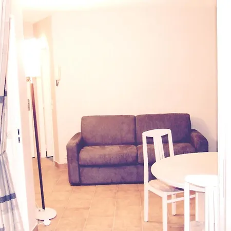 Apartment A La Napoule / 35 M² / Piscine Partagee